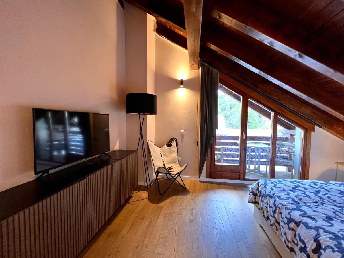 Appartamento Duplex La Roca - L'Amfitriona Espot Esterno foto